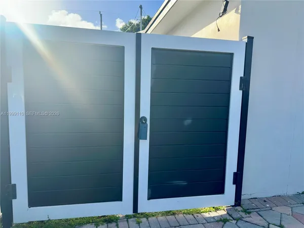 $1,200 | 9292 Jamaica Drive, Unit B, Cutler Bay, FL 33189