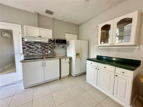 $1,200 | 9292 Jamaica Drive, Unit B, Cutler Bay, FL 33189