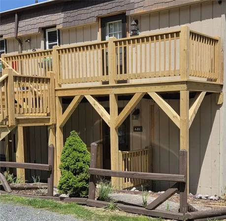 $167,400 | 103 Lower Holiday Lane, Unit A101, Beech Mountain, NC 28604
