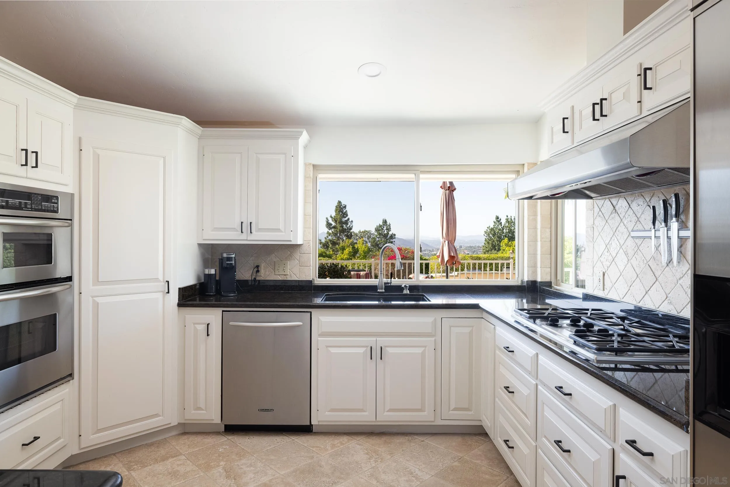 13671 Orchard Gate Road Poway, CA 92064 - Photo 12 of 46