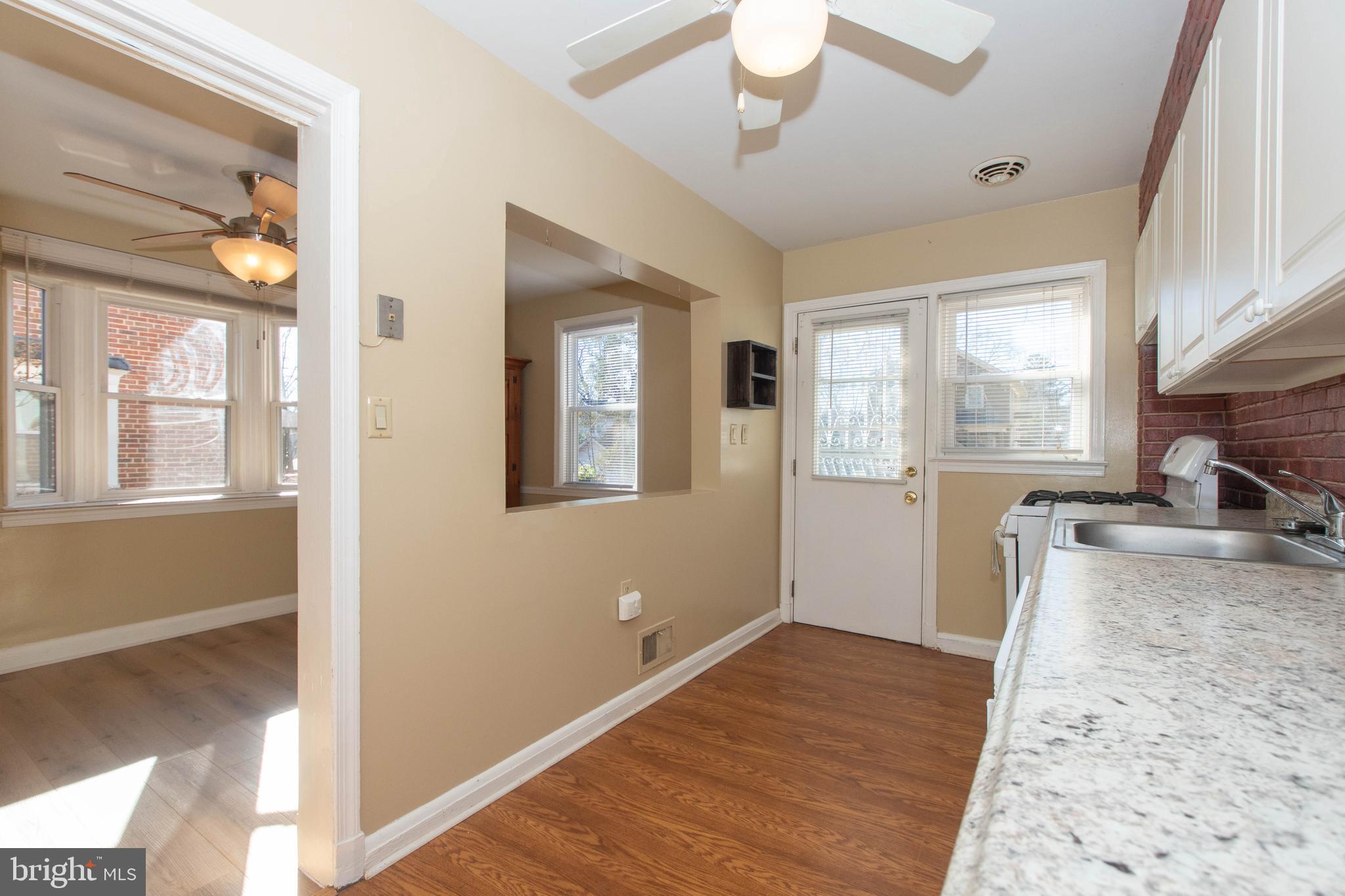 24 Mardrew Road Baltimore, MD 21229 - Photo 12 of 47 Kitchen (Main Level)