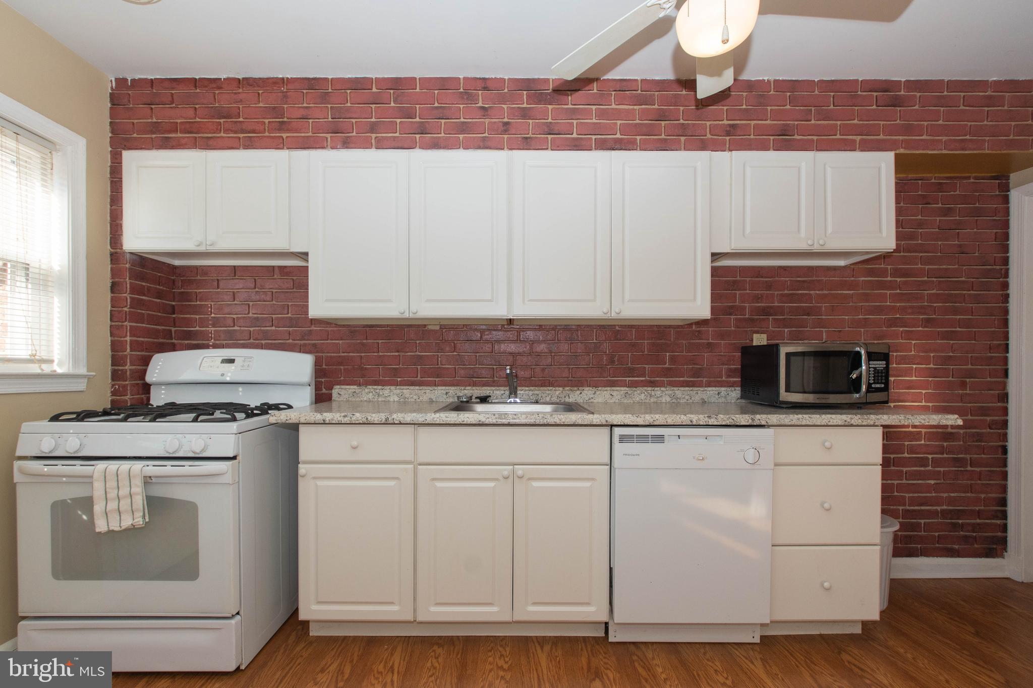 24 Mardrew Road Baltimore, MD 21229 - Photo 15 of 47 Kitchen (Main Level)