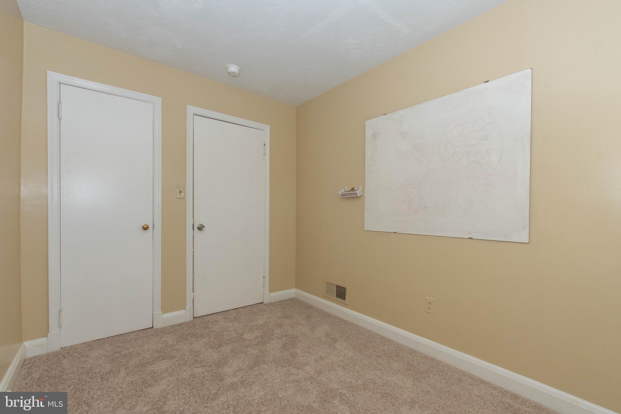 24 Mardrew Road Baltimore, MD 21229 - Photo 26 of 47 3rd Bedroom (2nd Level)