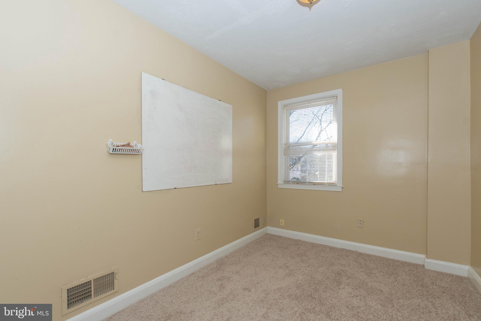 24 Mardrew Road Baltimore, MD 21229 - Photo 27 of 47 3rd Bedroom (2nd Level)