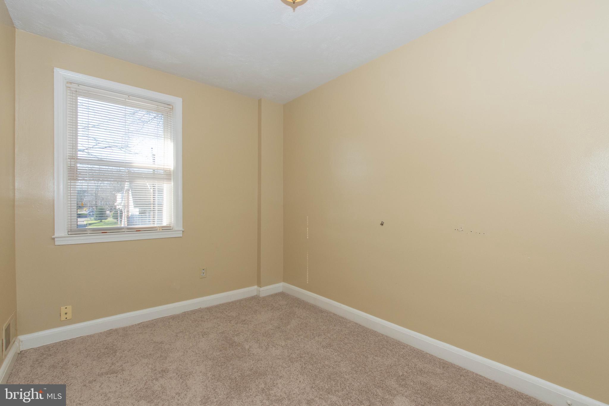 24 Mardrew Road Baltimore, MD 21229 - Photo 28 of 47 3rd Bedroom (2nd Level)