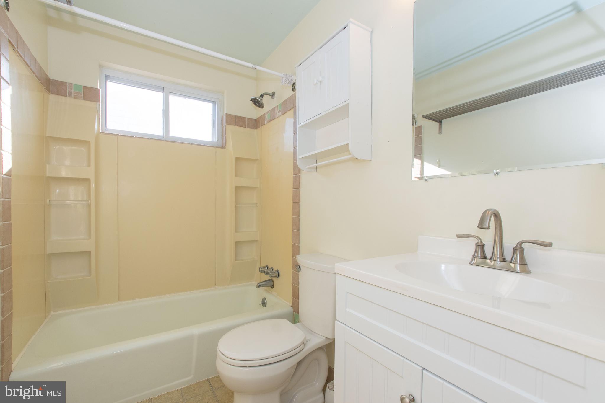 24 Mardrew Road Baltimore, MD 21229 - Photo 31 of 47 Full Bath (2nd Level)