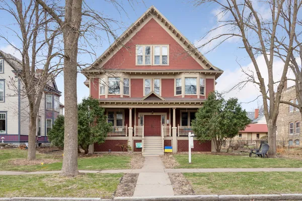 $297,000 | 545 Ashland Avenue, Unit 3, St. Paul, MN 55102