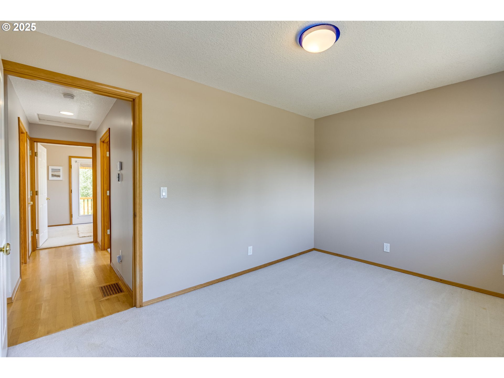 985 Cornell Avenue Gladstone, OR 97027 - Photo 26 of 38 a view of empty room