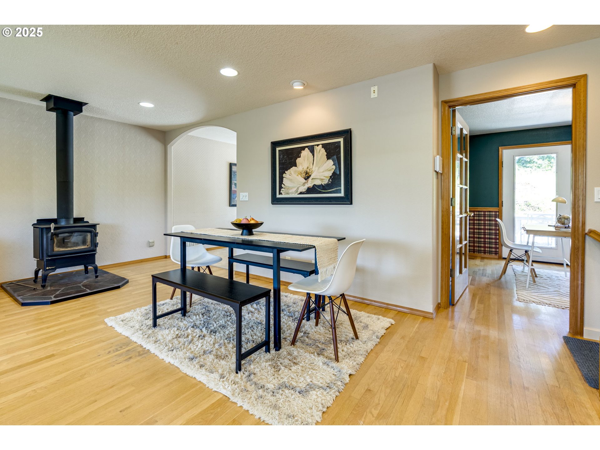 985 Cornell Avenue Gladstone, OR 97027 - Photo 9 of 38 a living room with furniture and a wooden floor