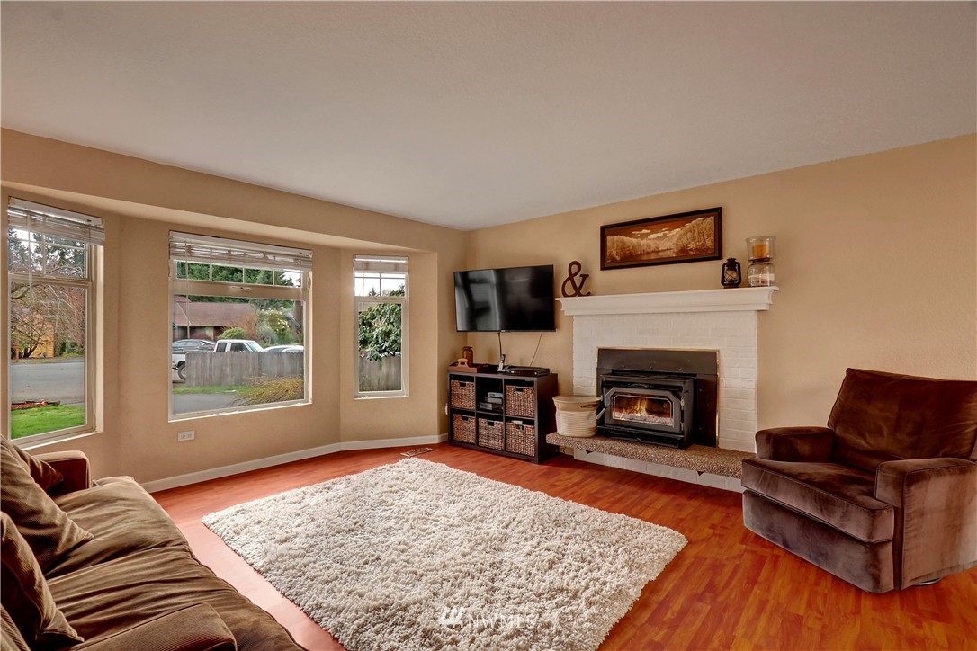 2724 175th Street Southeast Bothell, WA 98012 - Photo 5 of 18