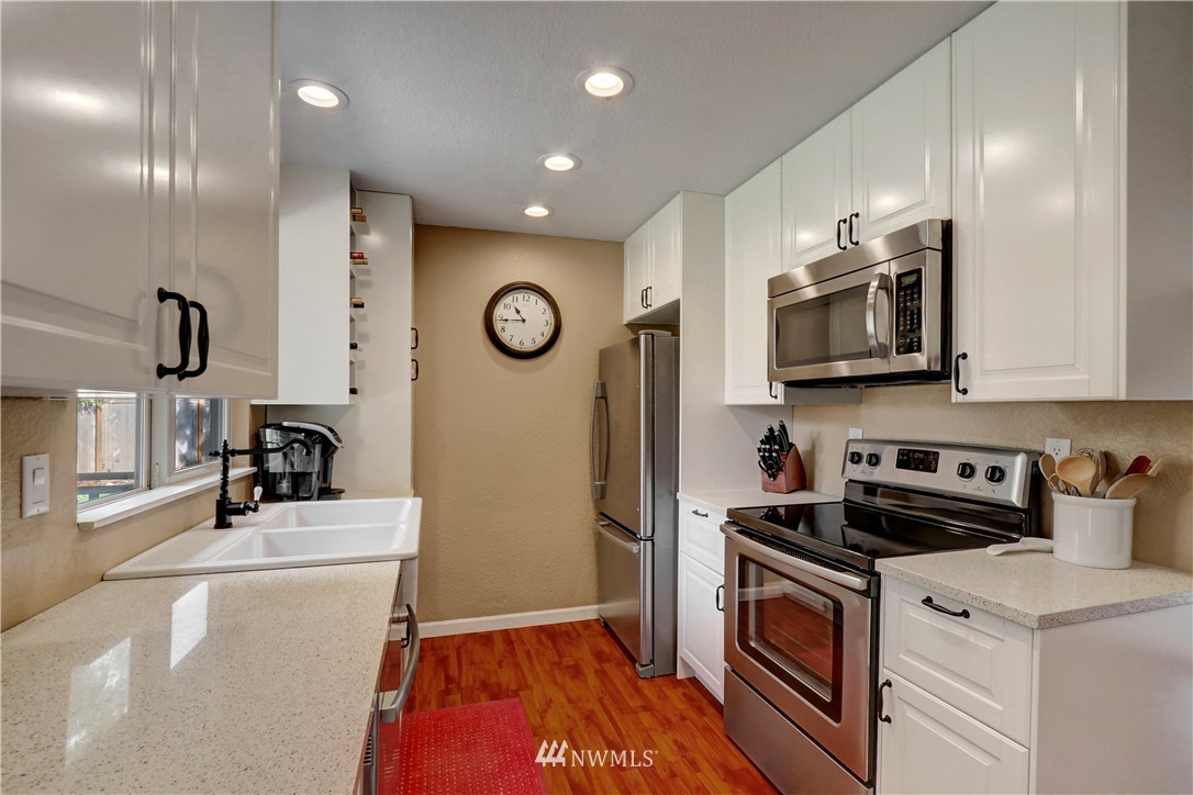 2724 175th Street Southeast Bothell, WA 98012 - Photo 8 of 18