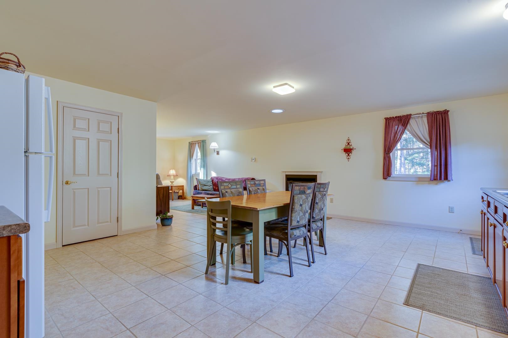 48 Partridge Drive Middleton, NH 03887 - Photo 4 of 40