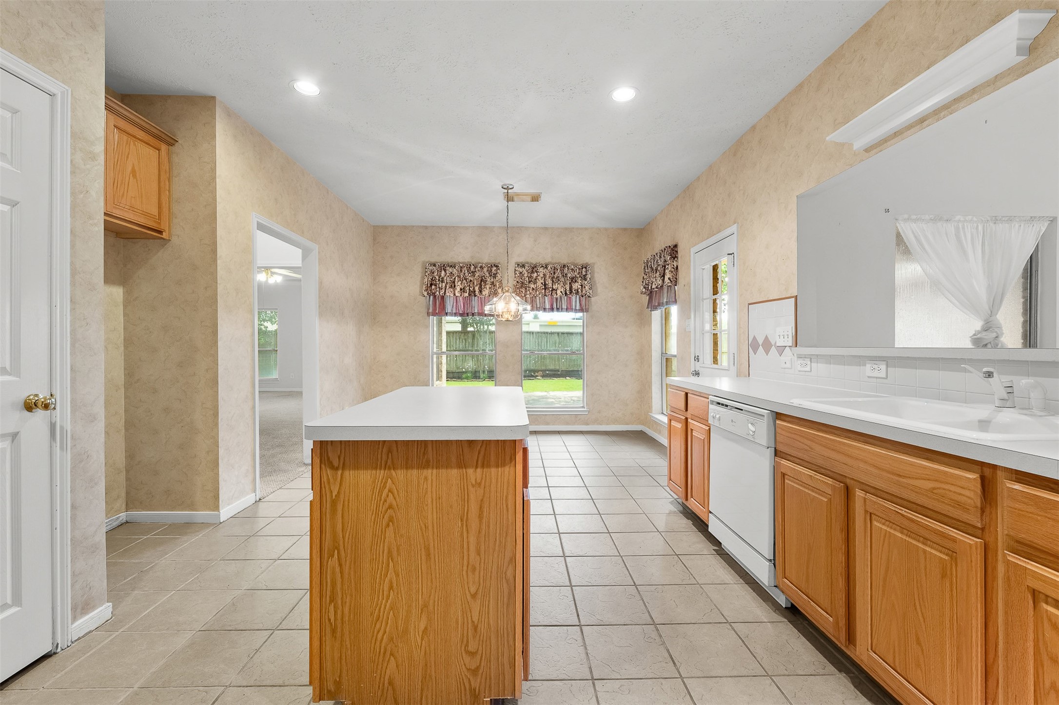 827 Hannock Glen Lane Spring, TX 77373 - Photo 11 of 36