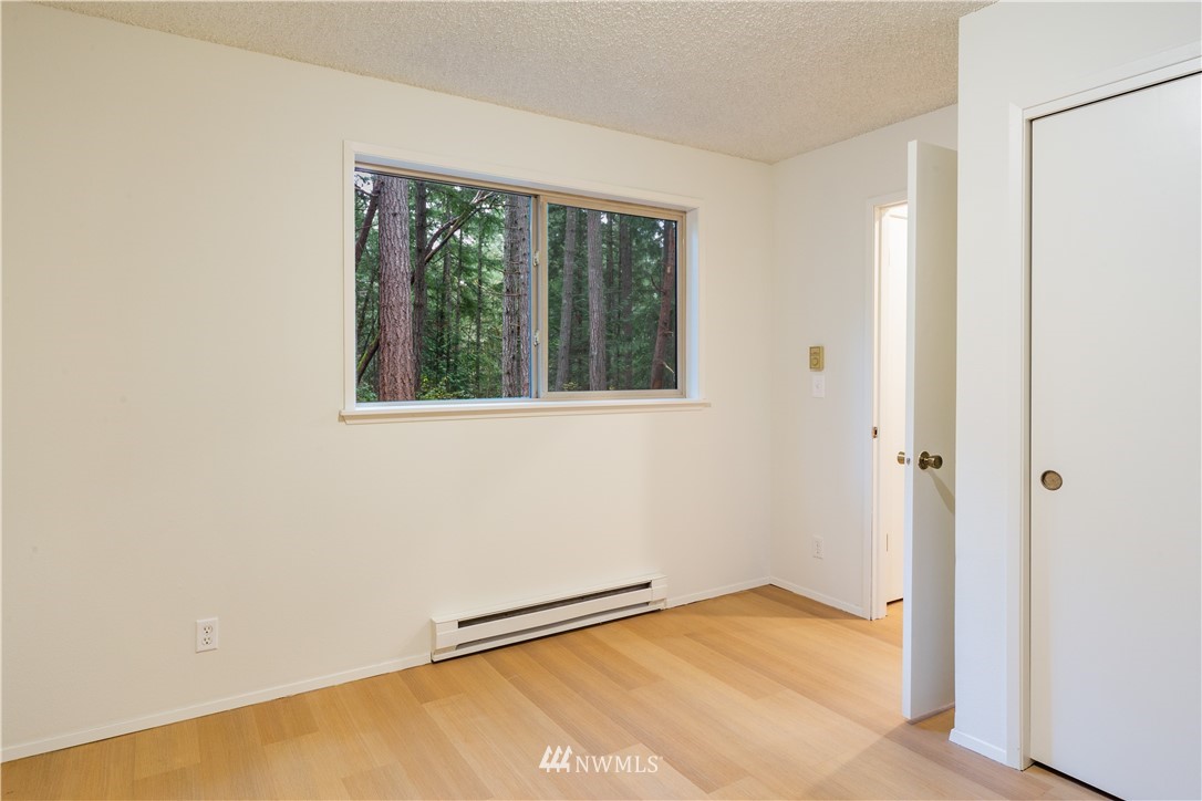 16680 Seminole Road Northeast Poulsbo, WA 98370 - Photo 12 of 30 Gallery Image 12