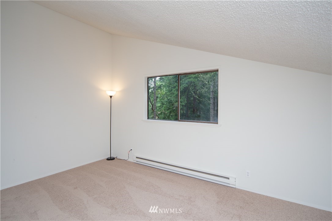16680 Seminole Road Northeast Poulsbo, WA 98370 - Photo 17 of 30 Gallery Image 17
