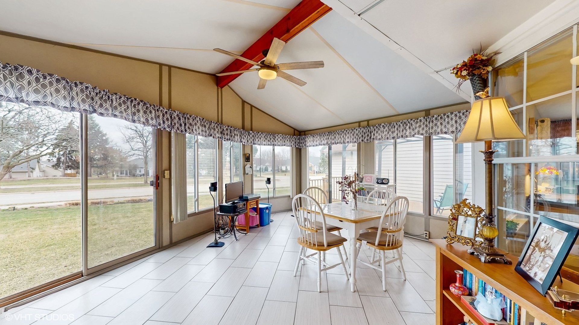 21202 Silktree Circle Plainfield, IL 60544 - Photo 12 of 25 a room with lots of tables and chairs