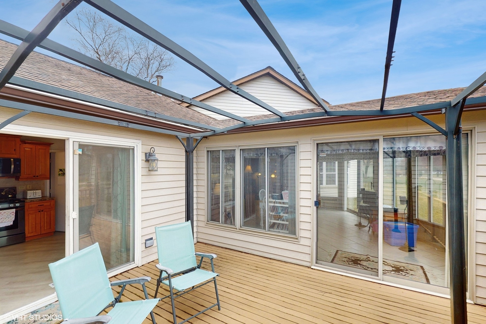 21202 Silktree Circle Plainfield, IL 60544 - Photo 23 of 25 a porch with seating space