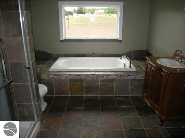 7850 Cedar Run Road Traverse City, MI 49684 - Photo 18 of 52 1777991-17.JPG