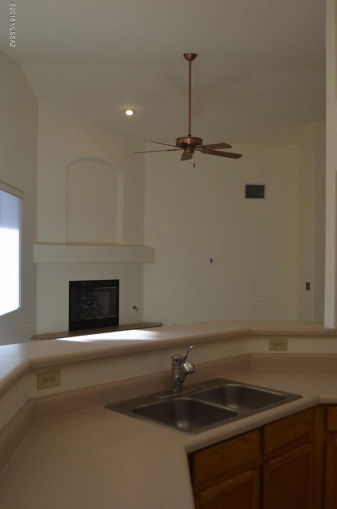 11240 North Sawtooth Road Oro Valley, AZ 85737 - Photo 12 of 44