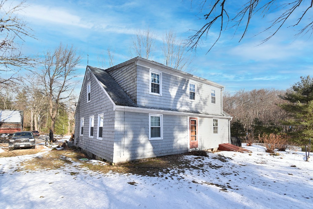 944 Snake Hill Road Glocester, RI 02857 - Photo 3 of 23