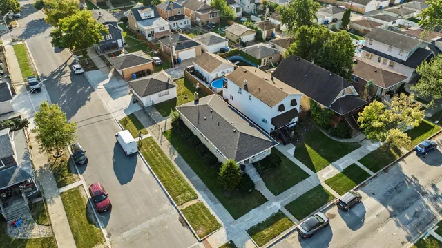 $2,300 | 3353 North Ozanam Avenue, Unit G, Chicago, IL 60634