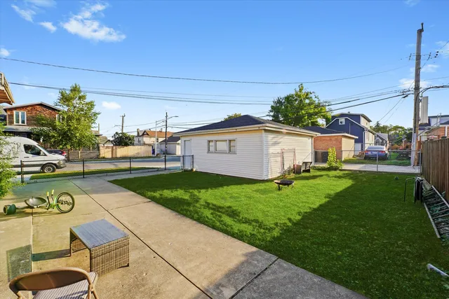 $2,300 | 3353 North Ozanam Avenue, Unit G, Chicago, IL 60634