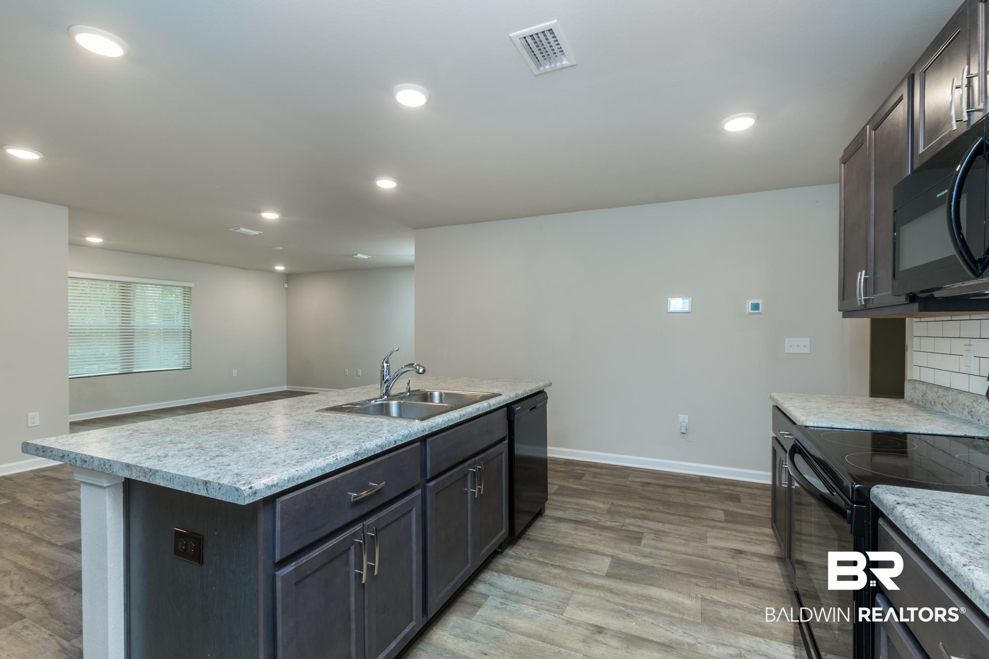 1386 Majesty Loop Foley, AL 36535 - Photo 8 of 30