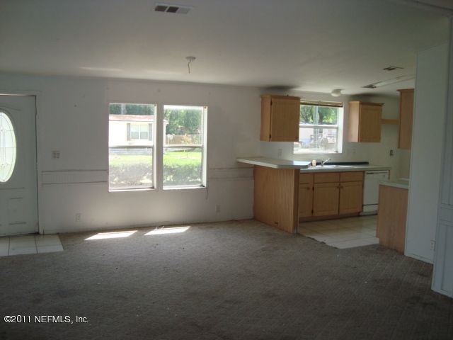 2561 Larsen Road Jacksonville, FL 32207 - Photo 3 of 12 Dining Room