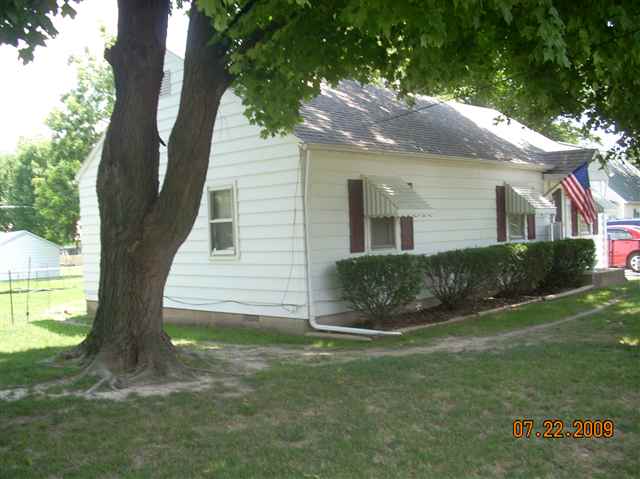 210 Esser Street Washington, IL 61571 - Photo 2 of 15 Gallery Image 2