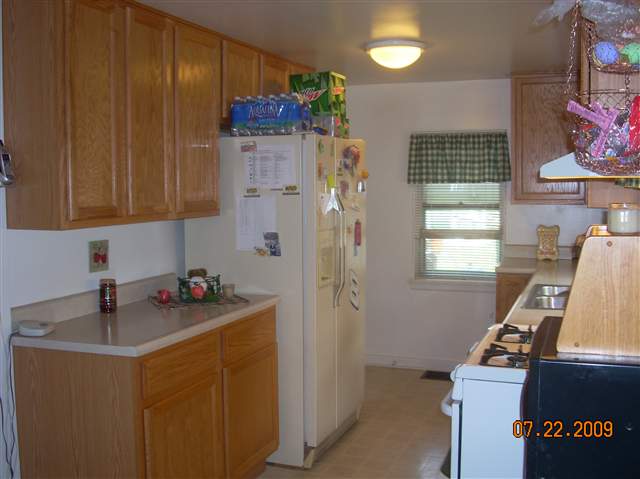 210 Esser Street Washington, IL 61571 - Photo 8 of 15 Gallery Image 8