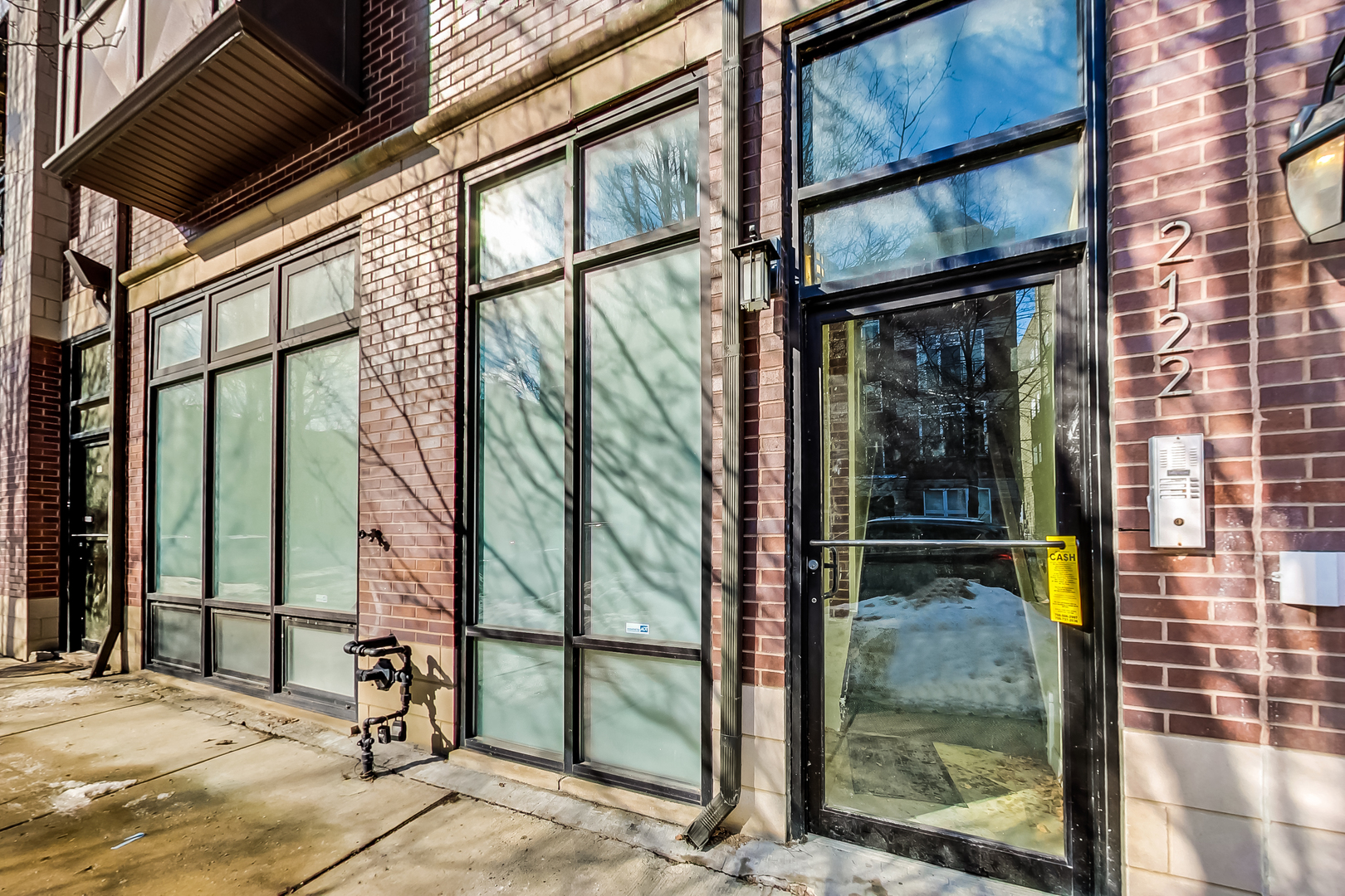 2122 West Rice Street, Unit 1 Chicago, IL 60622 - Photo 2 of 22 a view of sitting area