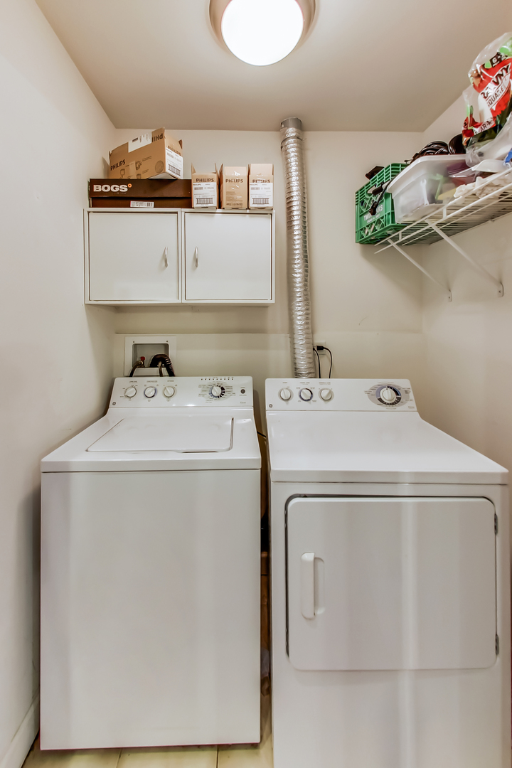 2122 West Rice Street, Unit 1 Chicago, IL 60622 - Photo 19 of 22 a utility room with dryer and washer