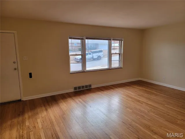 $1,600 | 5141 Wallingford Drive, Ferguson, MO 63121