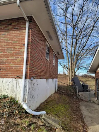 $1,400 | 5141 Wallingford Drive, Ferguson, MO 63121