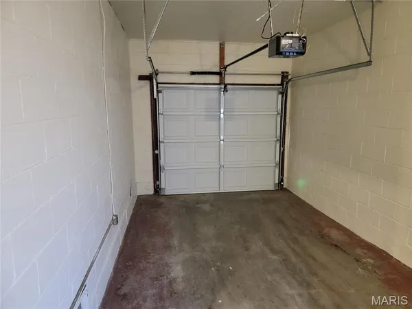 $1,400 | 5141 Wallingford Drive, Ferguson, MO 63121