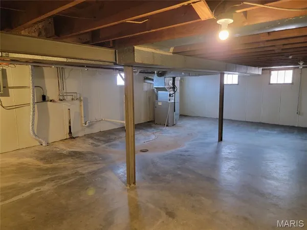 $1,400 | 5141 Wallingford Drive, Ferguson, MO 63121