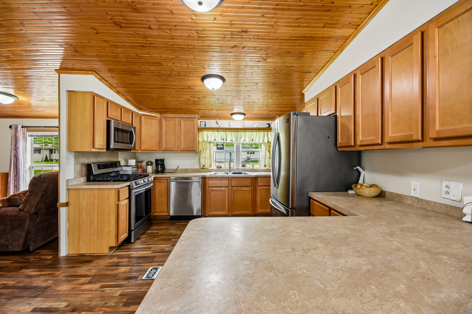 197 East Cermak Road Braidwood, IL 60408 - Photo 14 of 34