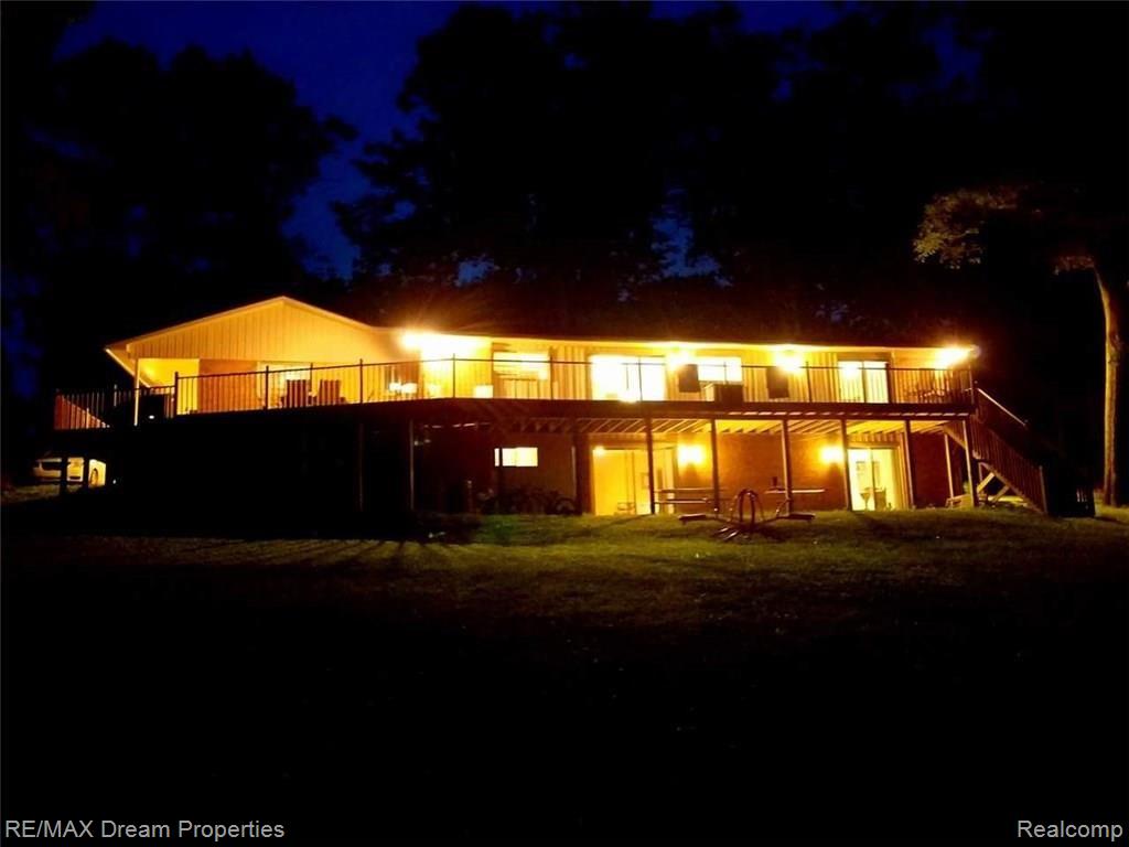7095 Colonial Way Howell, MI 48855 - Photo 10 of 61 aerial.jpg