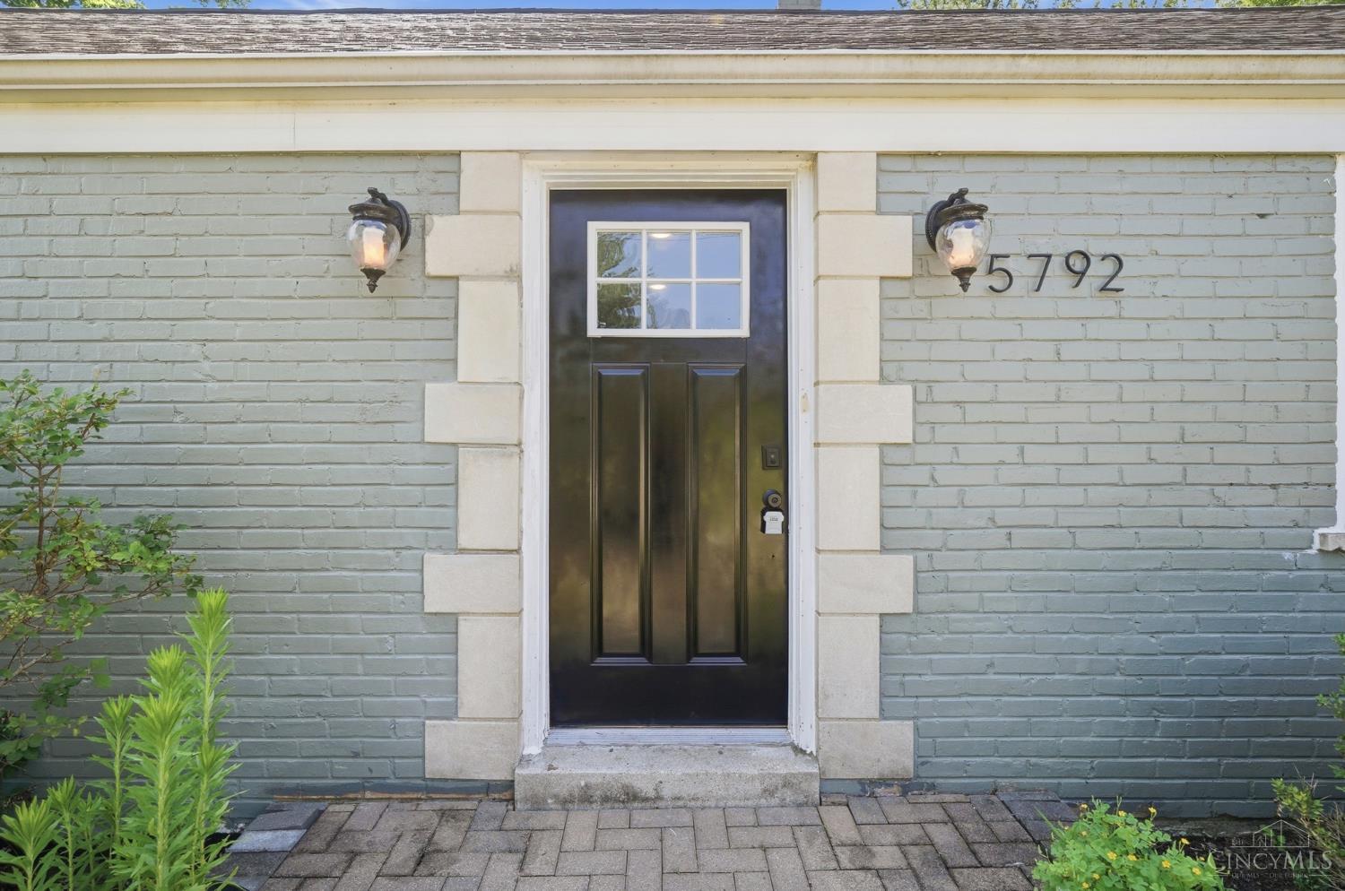 5792 Gaines Road Cincinnati, OH 45247 - Photo 5 of 73