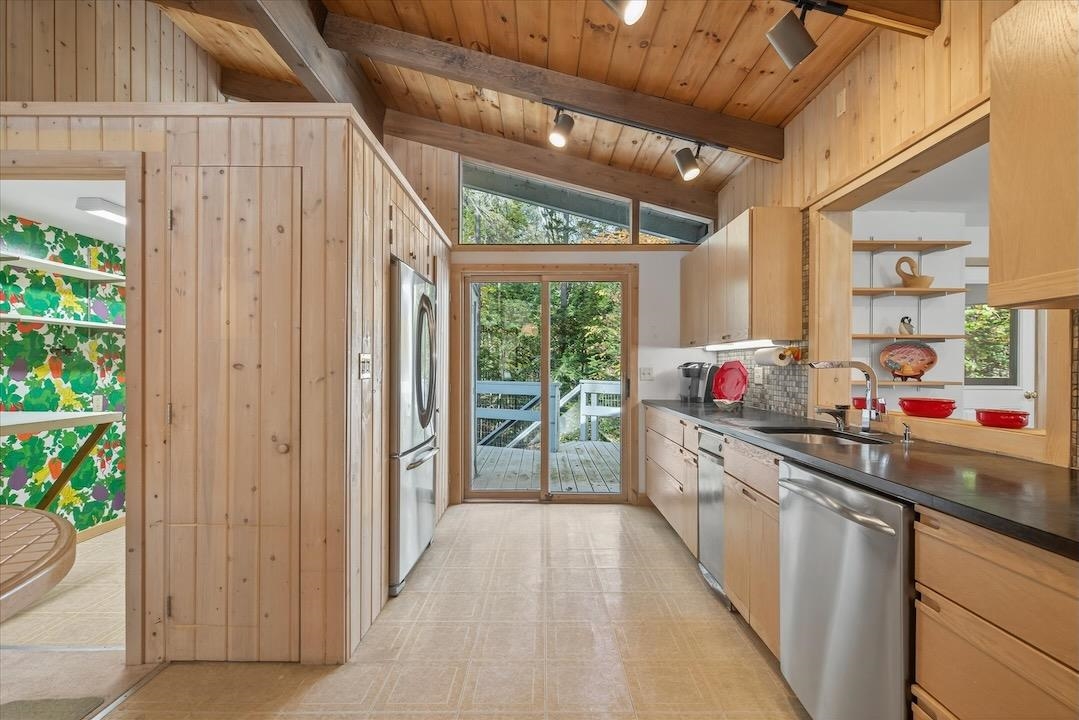 377 Glen Road Peru, VT 05152 - Photo 15 of 47