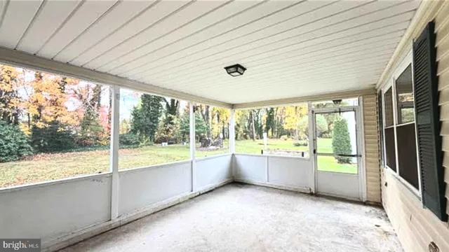 a view of a yard in front of house