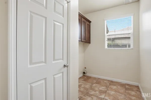 $585,000 | Undisclosed Address, Bakersfield, CA 93314