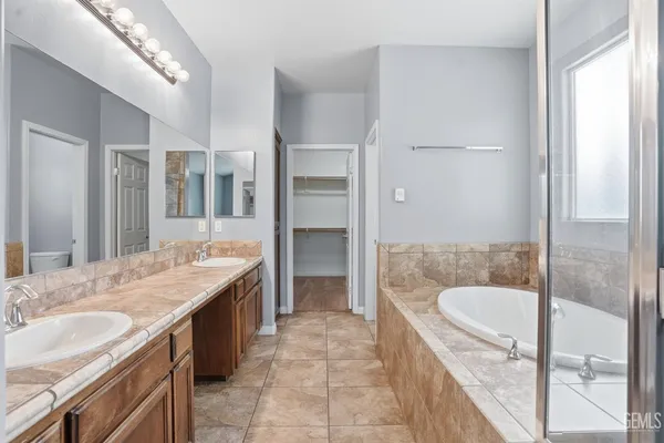 $585,000 | Undisclosed Address, Bakersfield, CA 93314