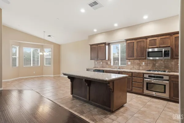 $585,000 | Undisclosed Address, Bakersfield, CA 93314