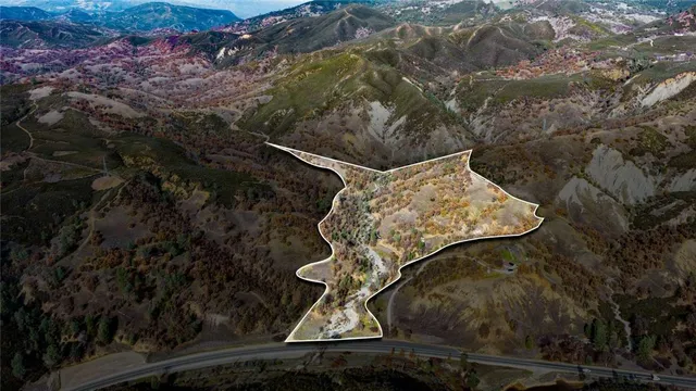 a view of outside area