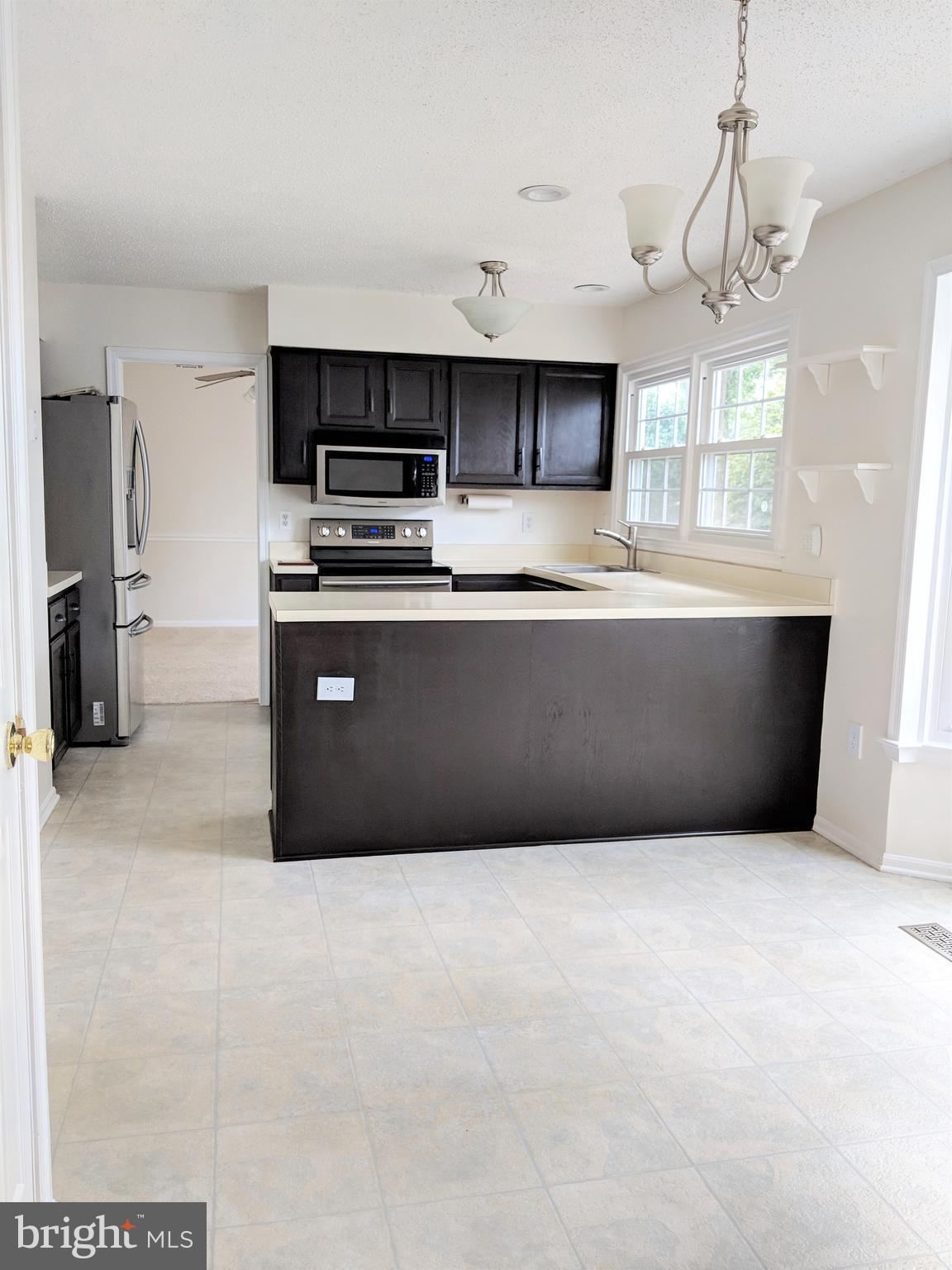 13389 Point Rider Lane Herndon, VA 20171 - Photo 6 of 25 Kitchen