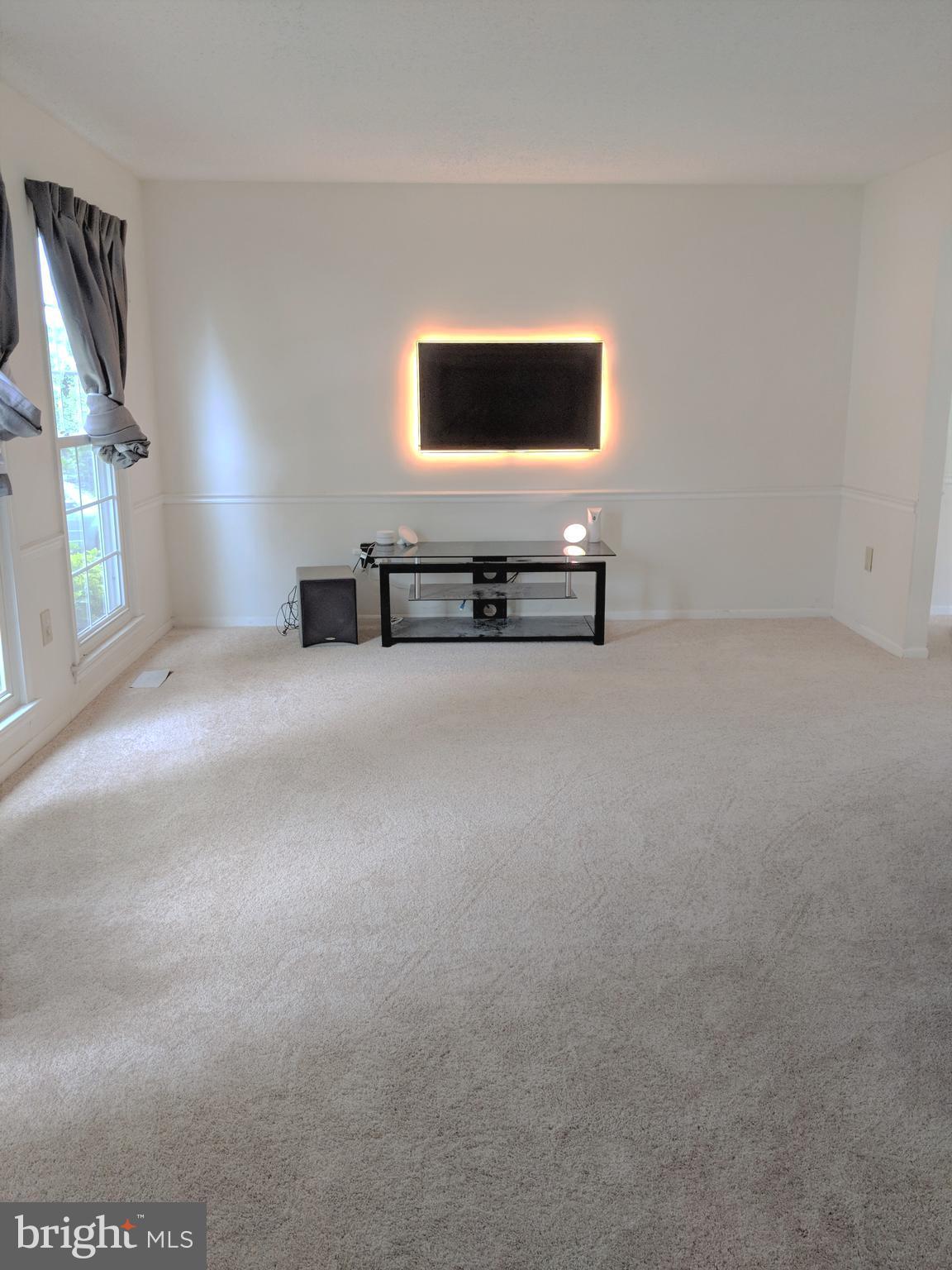 13389 Point Rider Lane Herndon, VA 20171 - Photo 7 of 25 Living Room