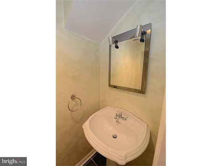 1207 Sandringham Road Bala Cynwyd, PA 19004 - Photo 14 of 25