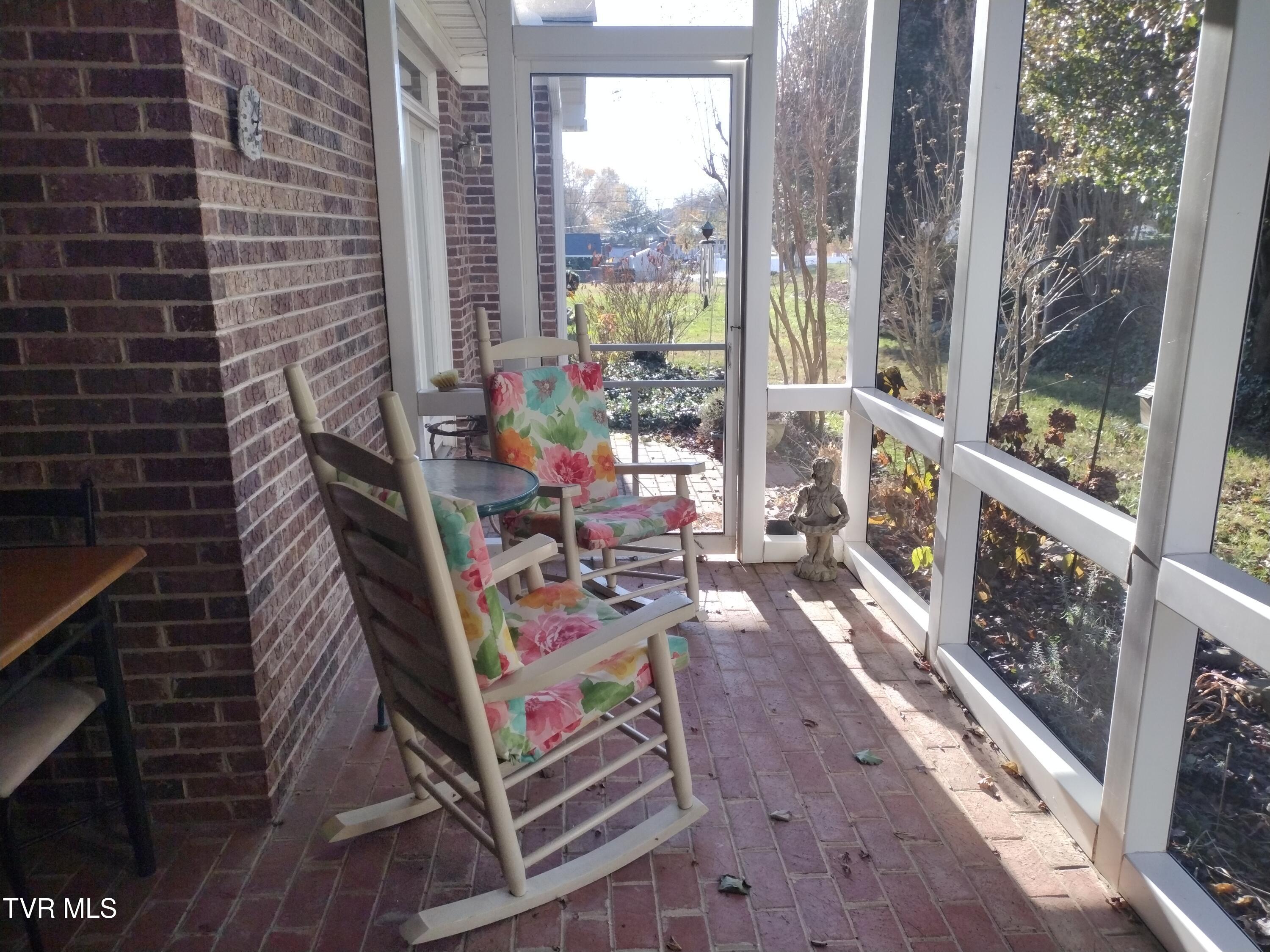 254 Regency Park, Unit 254 Greeneville, TN 37745 - Photo 27 of 36 Screened in porch