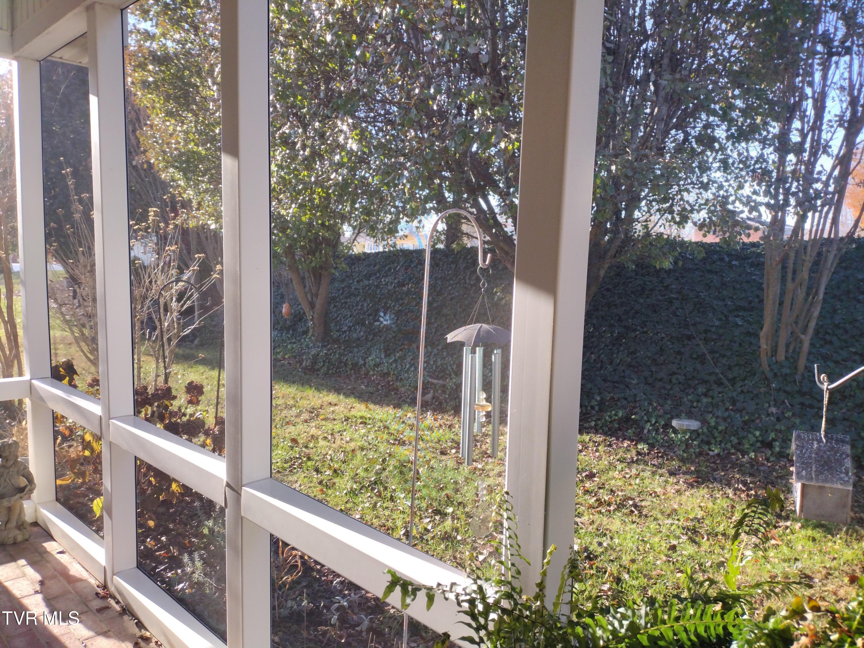 254 Regency Park, Unit 254 Greeneville, TN 37745 - Photo 29 of 36 Screened in porh